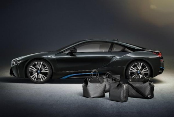 BMW i8にマッチするLouis Vuittonのラゲージ